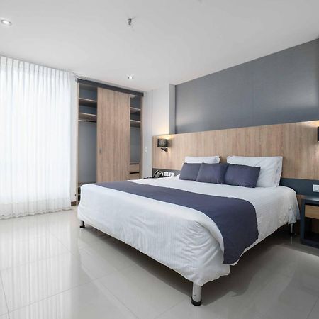 Hotel Plaza Del Lili Кали Екстериор снимка