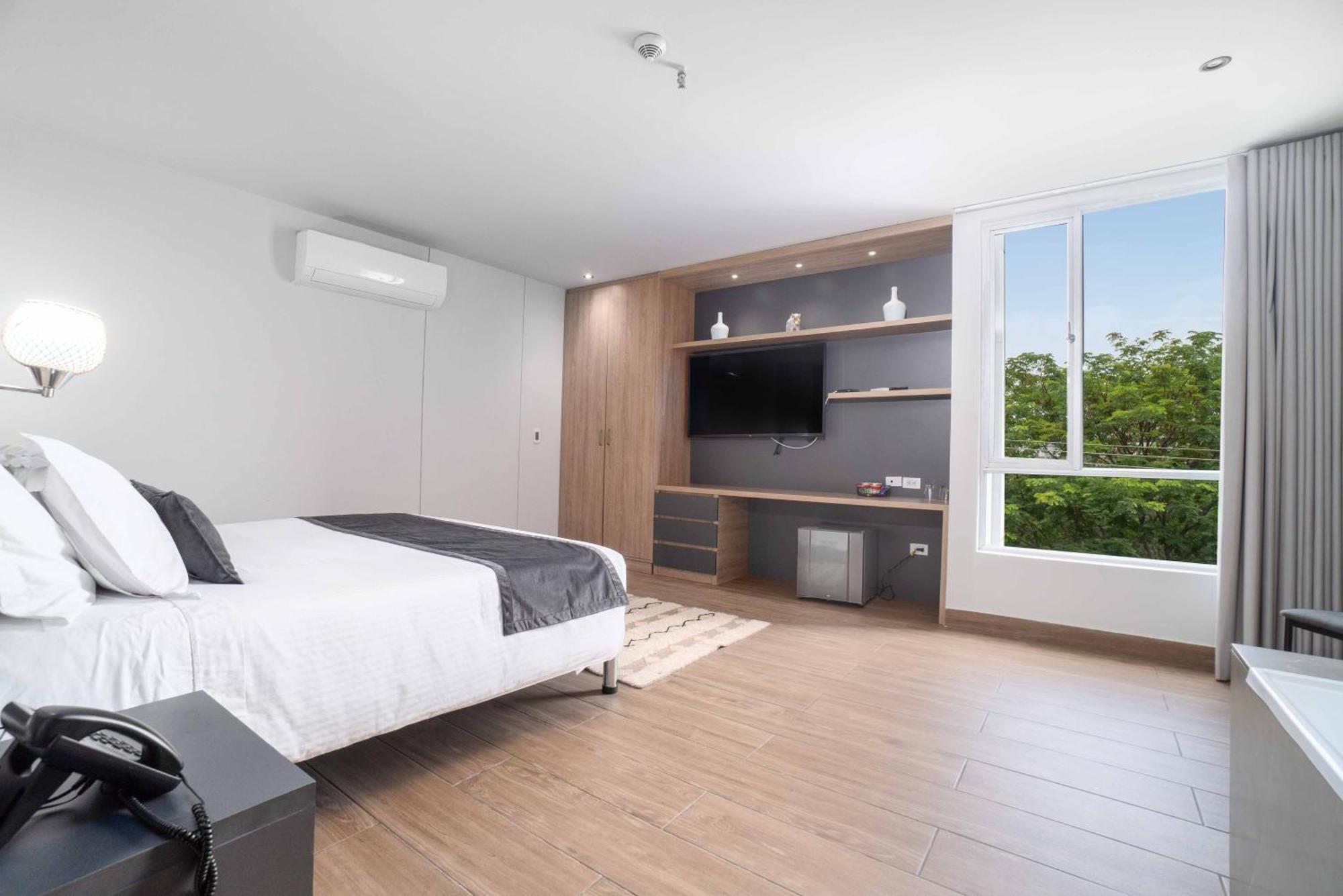 Hotel Plaza Del Lili Кали Екстериор снимка