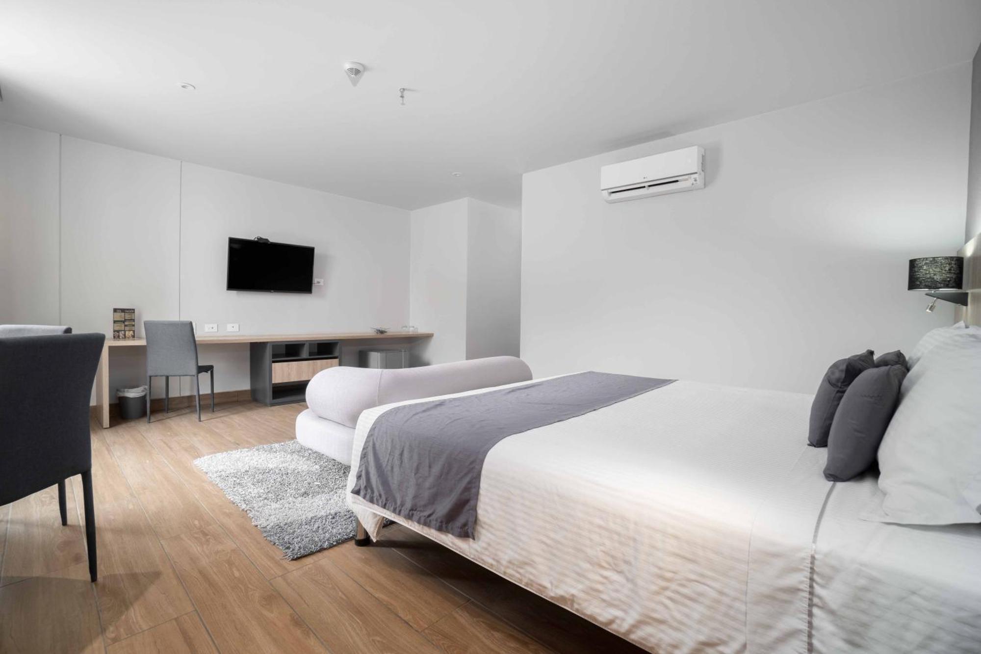 Hotel Plaza Del Lili Кали Екстериор снимка