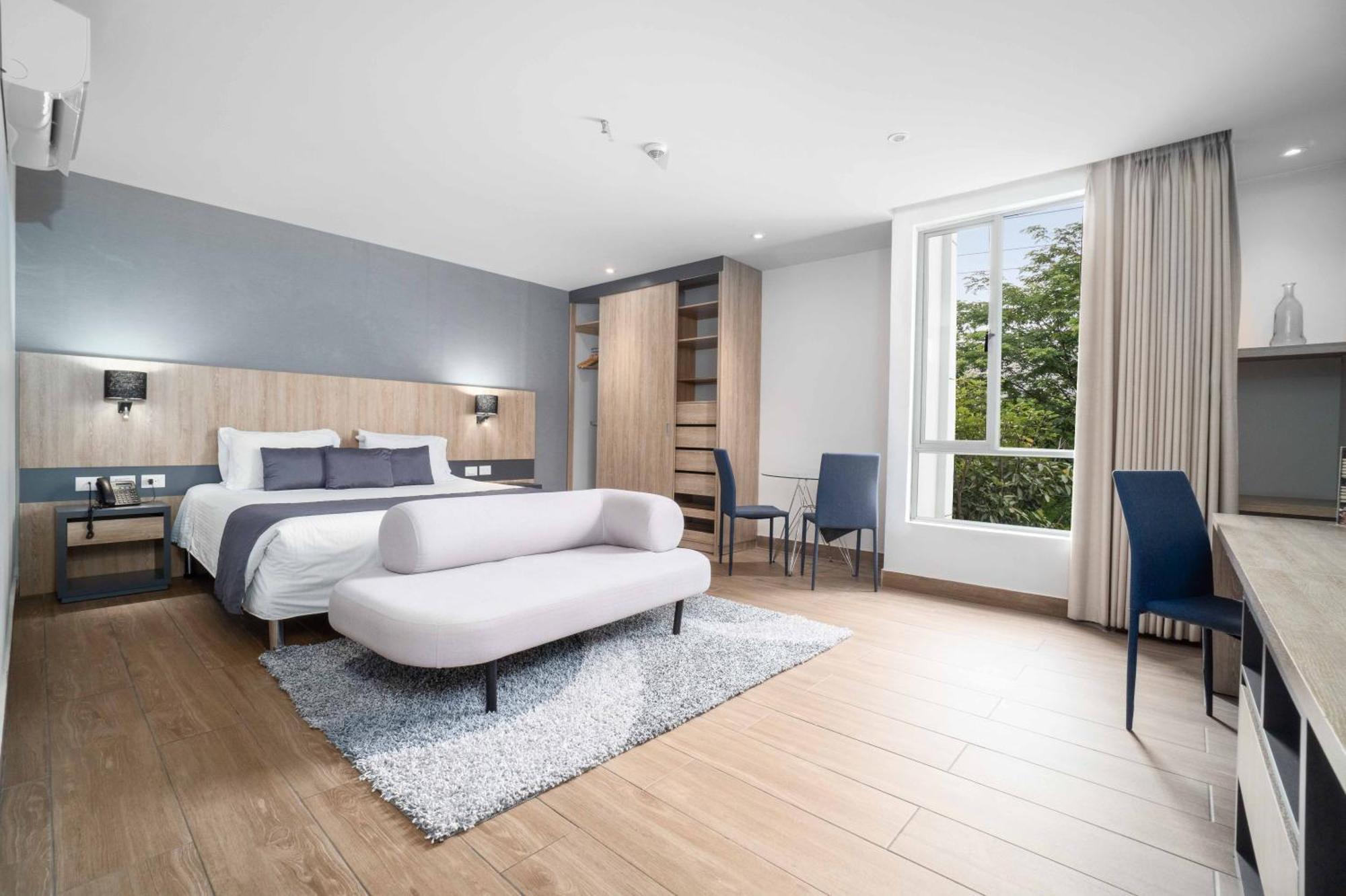 Hotel Plaza Del Lili Кали Екстериор снимка