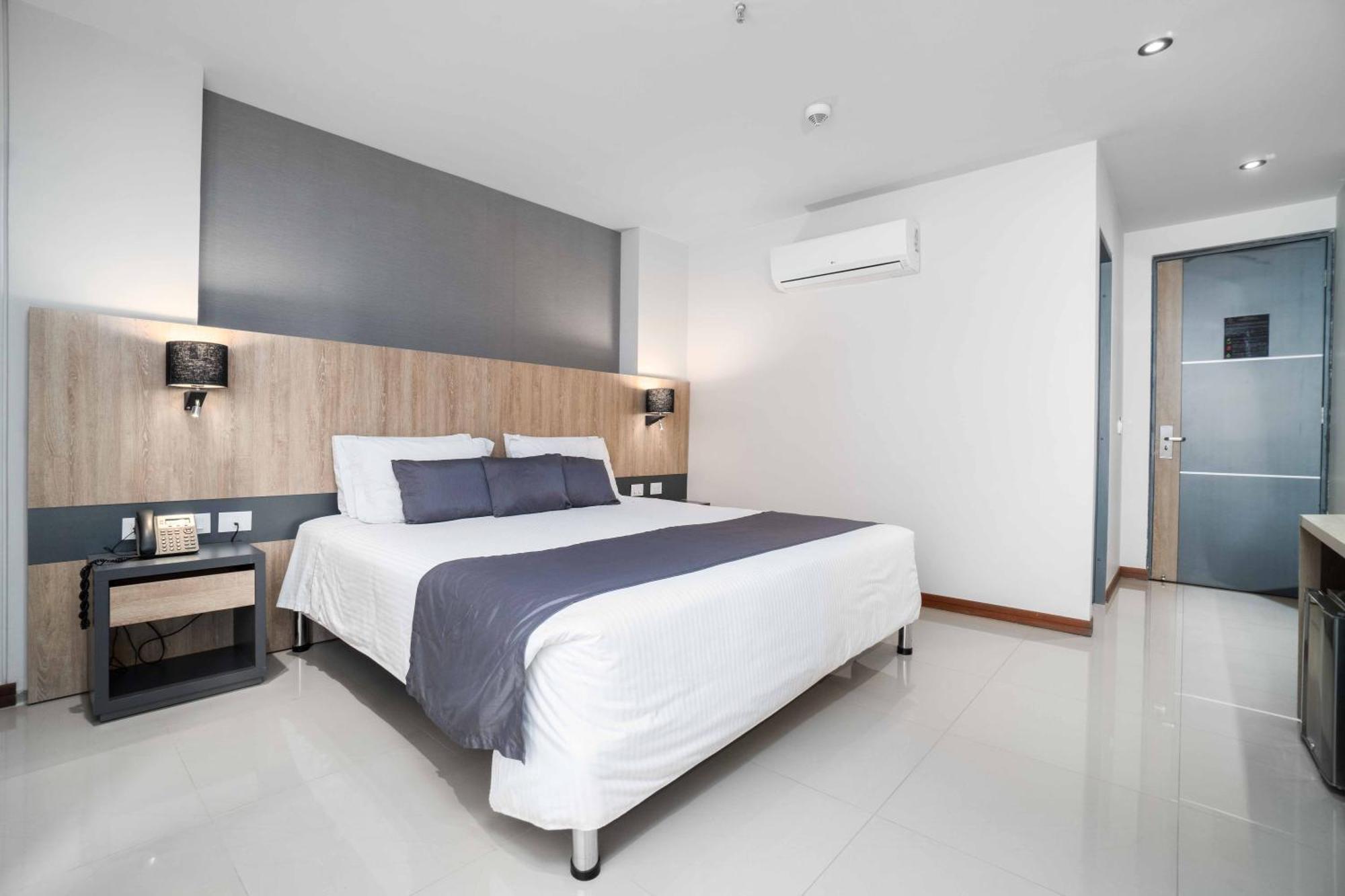 Hotel Plaza Del Lili Кали Екстериор снимка