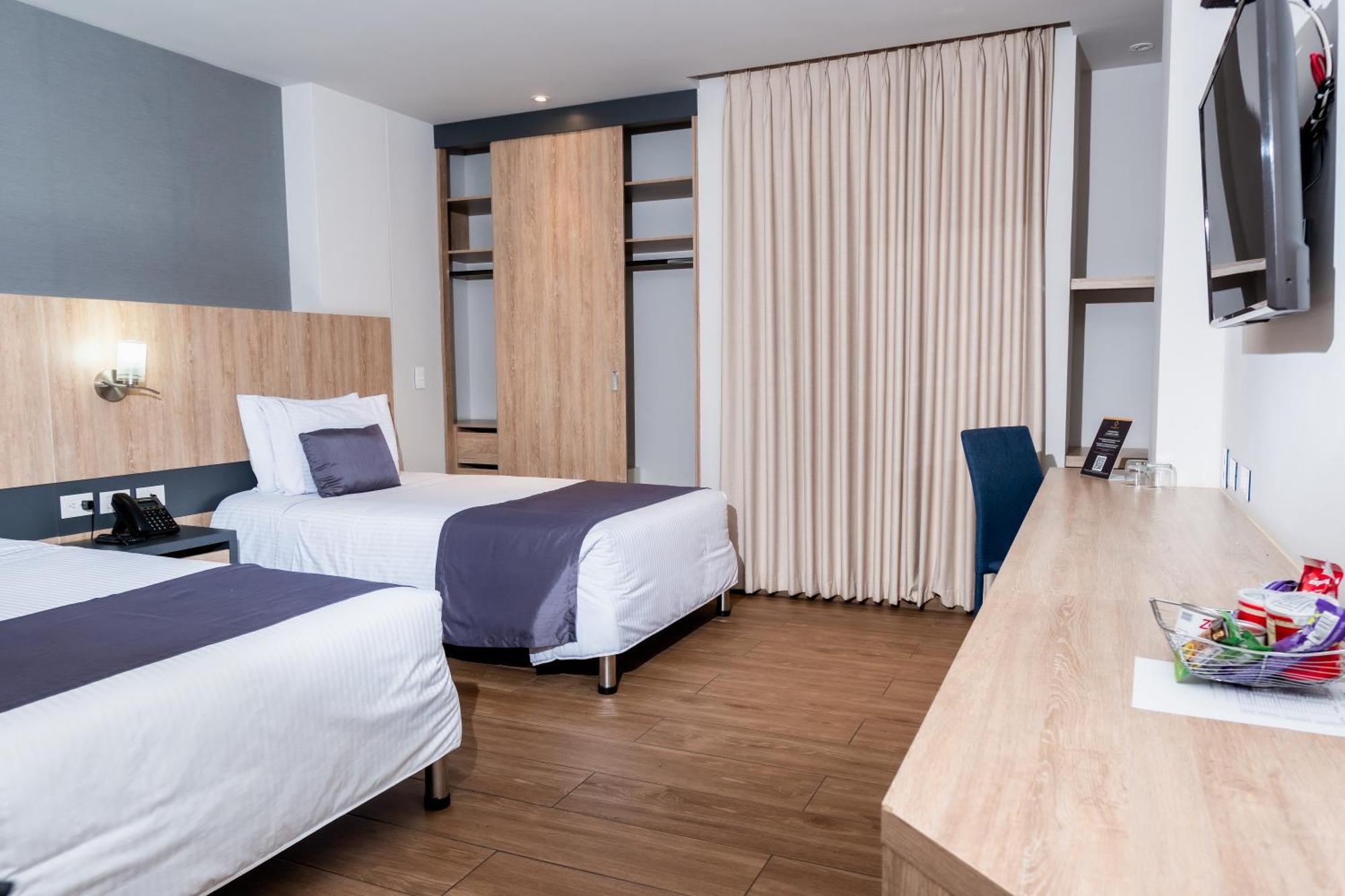 Hotel Plaza Del Lili Кали Екстериор снимка
