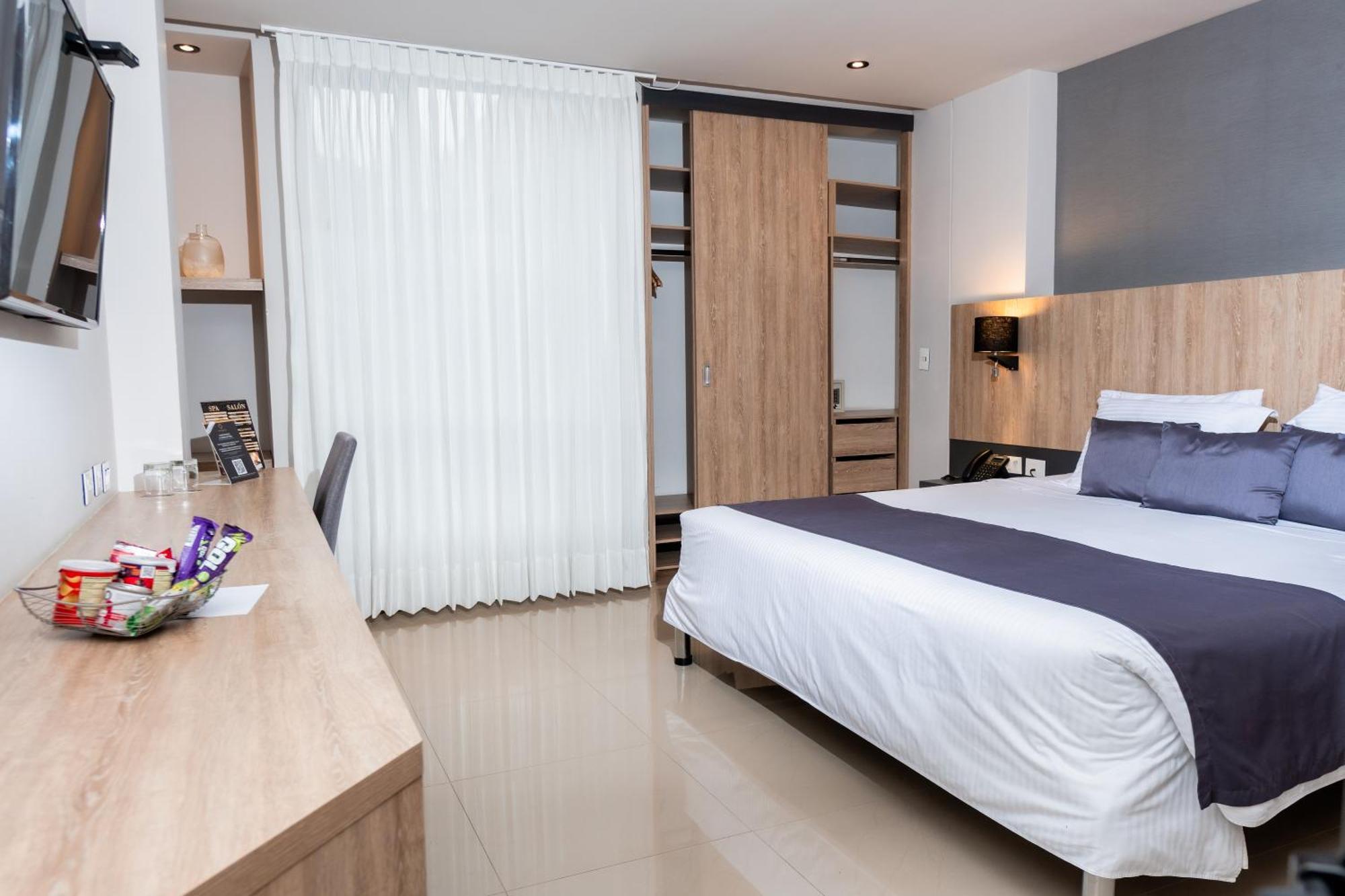 Hotel Plaza Del Lili Кали Екстериор снимка