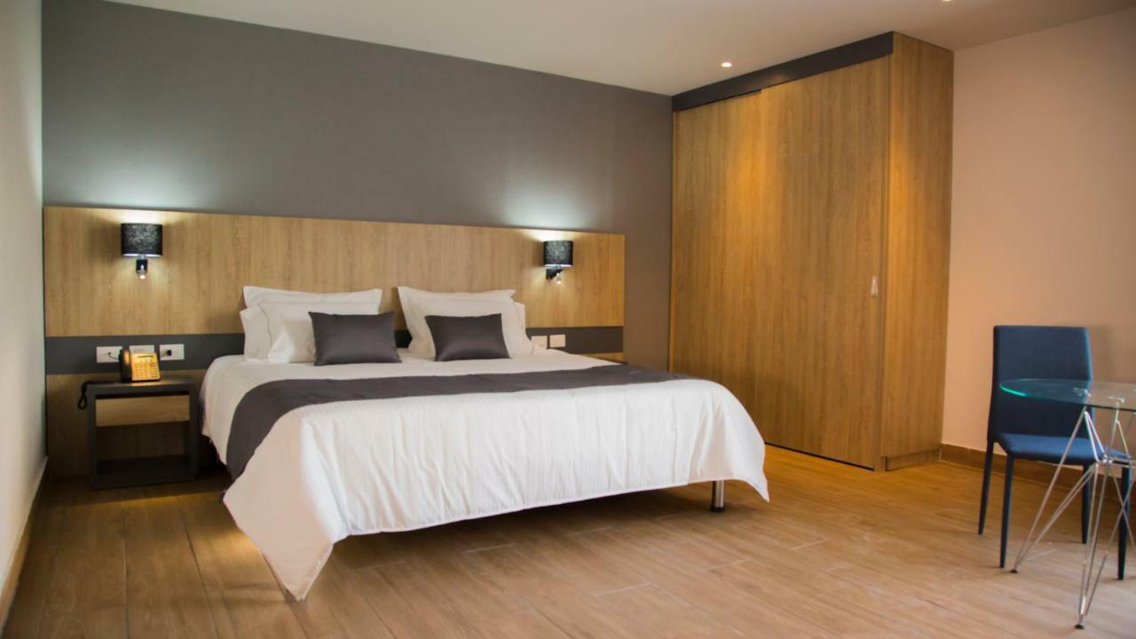 Hotel Plaza Del Lili Кали Екстериор снимка